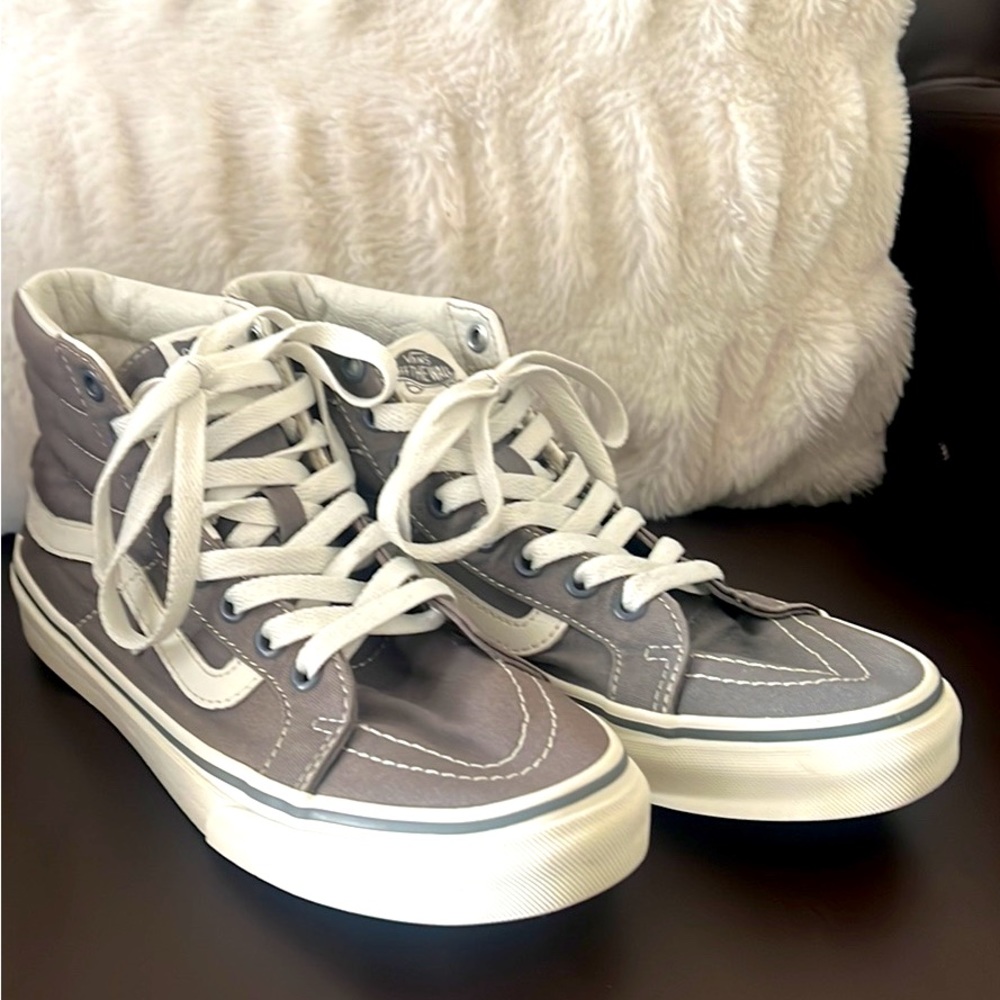 Vans size 7.5 Women, men 5 in grey color